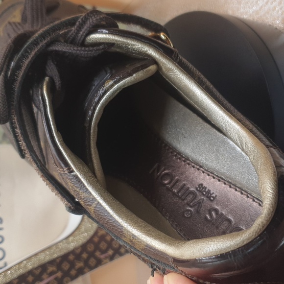Auth🤎  LOUIS VUITTON Monogram Sneakers shoe 👞 👞W/ LV Dustbag included - Picture 3 of 10